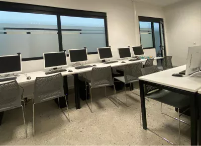 Salle informatique - Business center